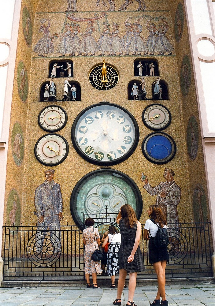 Astronomical clock, Olomouc